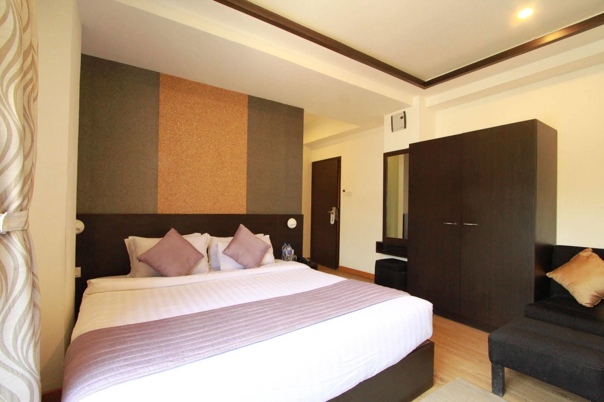 Gaju Suite Hotel Kathmandu Exterior foto